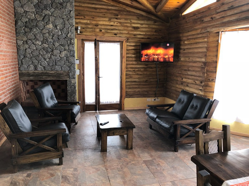 Imagen 6 de 16 de Cabañas De Troncos Maqawis, Para 5 Personas..