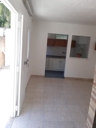 Imagen 20 de 23 de Tres Ph En Bloque Todos Con Entrada Independiente - Depto. De 3 Ambientes Y Patio, Monoambiente Con Cocina Y Patio Y Depto. De 2 Ambientes Con Patio Y Entrada De Auto.