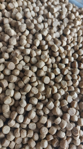 Alimento Balanceado Para Peces Omnivoros X 5 Kg De 6 A 8mm