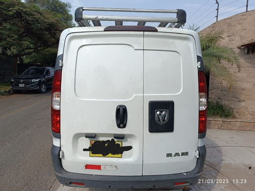 Furgo Ram V700 Modelo 2022 Gasolinera 4x2 En Perfecto Estado