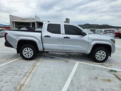 Toyota Tacoma Sr5 4 Puertas