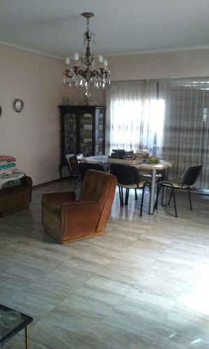Imagen 6 de 26 de Quintino Bocayuva Al 1100-boedo-casa En Venta Lote Propio Con Fondo Libre Y Pileta