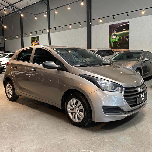 Imagem 3 de 15 de Hyundai Hb20 2018 1.0 Comfort Flex 5p