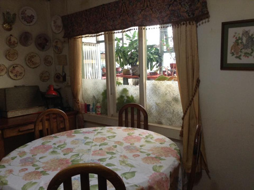 Casa 3 Dormitorios 2 Baños Y Con Una Excelente Ubicacion.