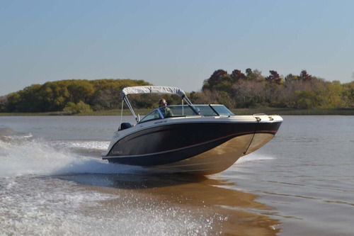 Bermuda Discovery 230 Con Yamaha 300 Hp. 4t.