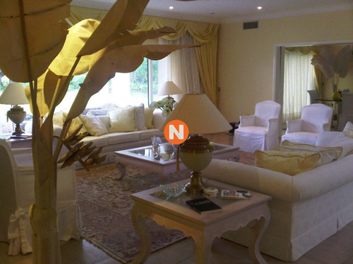 Casa En Venta Y Alquiler, Golf, Punta Del Este, 4 Dormitorios.- Ref: 204746
