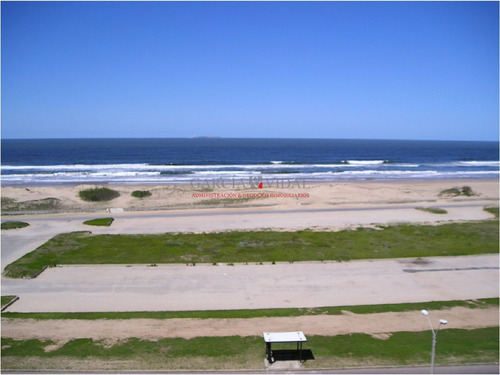 Imagen 2 de 12 de Edificio Mare Nostrum Venta Apartamento En Mare Nosturm 2 Dormitorios Y Medio Frente Al Mar