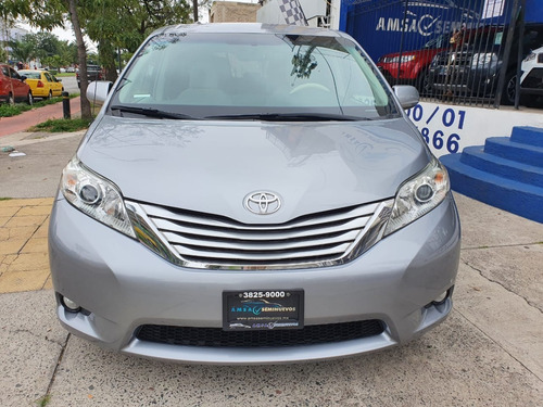 Imagen 10 de 15 de Toyota Sienna Xle 2013