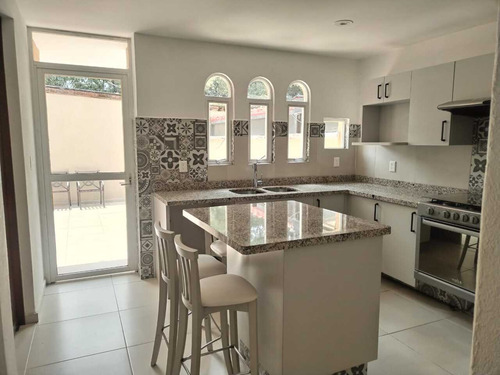 Casa En Condominio Horizontal En Venta En Calzada De Los Leones