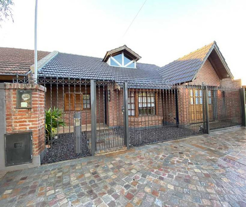 Imagen 4 de 14 de Chalet En Venta En Ituzaingo Norte