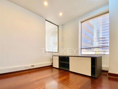 Imagen 18 de 24 de Oficina Arriendo 14 Espacios De Trabajo - El Golf Las Condes