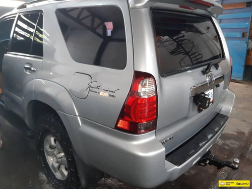 Toyota 4runner .