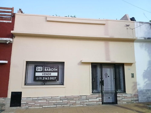 Casa En Lote Propio Con Patio Y Terraza