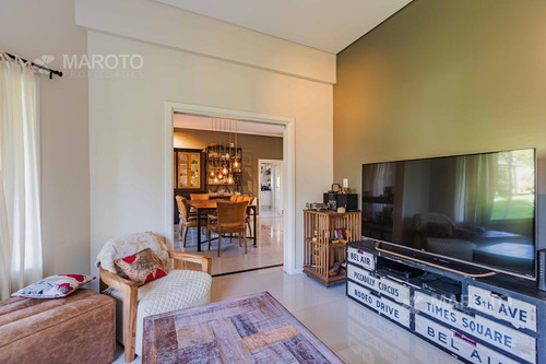 Imagen 26 de 30 de Casa En Venta En Barrio Privado Septiembre Con Seis Dormitorios - Maroto Propiedades-