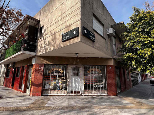 Imagen 2 de 15 de Venta Local Mas Deposito O Monoambiente Esquina
