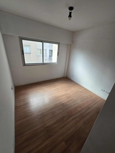 Departamento Semipiso 2 Ambientes Moron Sur. Dueño Vende