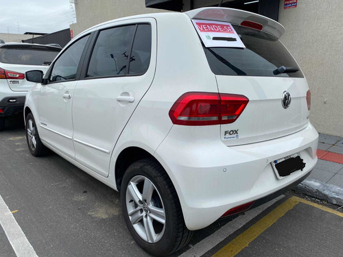 Imagem 8 de 11 de Volkswagen Fox 2015 1.6 Comfortline Total Flex 5p