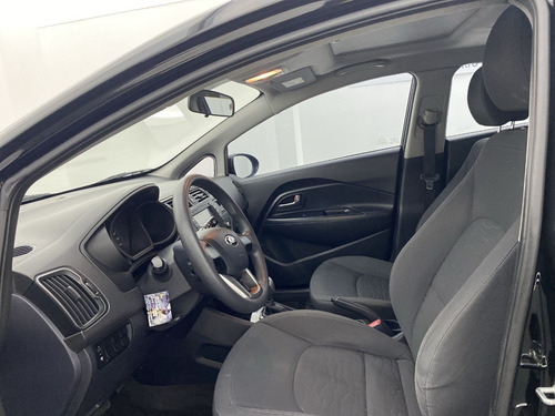 Imagen 18 de 25 de Kia Rio Spice R 1.4 At
