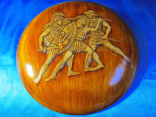 El Arcon Plato Artesanal De Madera Labrado En Relieve 17076