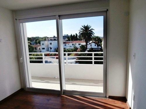 Apartamento Alquiler Malvín 3 Dormitorios Terraza Garage X 2