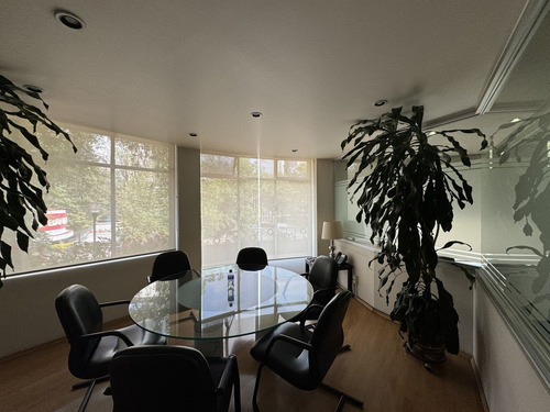 Oficina Con Balcón En Venta En Emilio Castelar 111, Polanco Iii Sección.
