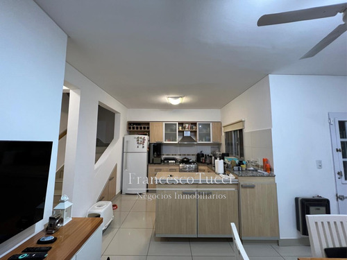 Casa Tipo Duplex En Venta 4 Ambientes Ituzaingó