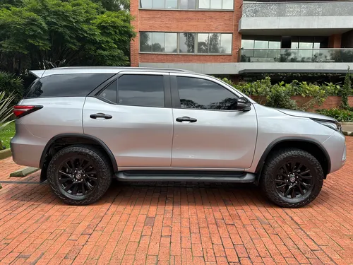 Toyota Fortuner Srv 2.4 Diésel 2022