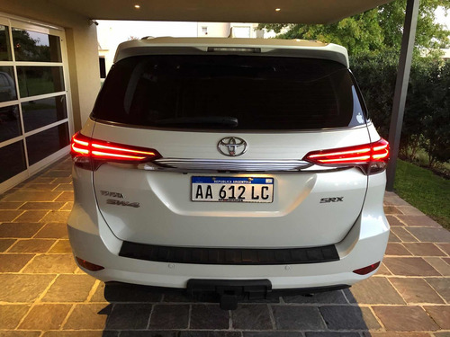 Toyota Sw4 2.8 Srx 177cv 4x4 7as At 2016