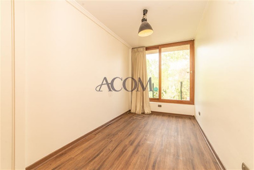 Departamento En Venta 3d En Vitacura, Costado Sport Frances