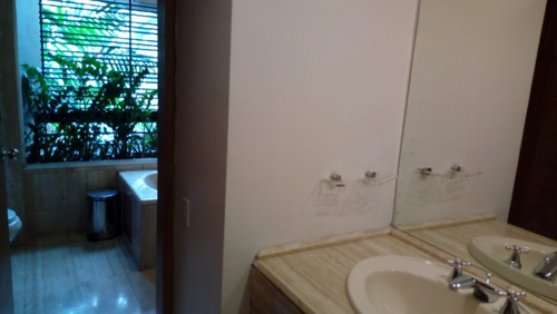 Imagen 2 de 12 de Apartamento En Venta Urb. Los Chorros C-19759