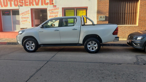 Toyota Hilux 3.0 Cd Srv Tdi 171cv 4x2 - B3 2016