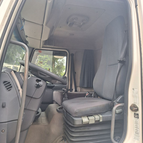 Volvo Bitruck Vm330 Ano 2013 Equipado Com Carroceria