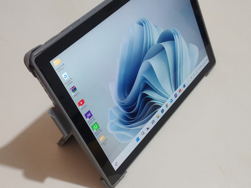 Tablet Microsoft Surface Pro 7 Plus. 