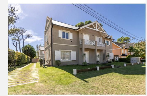 Venta Complejo 4 Casas C/ Piscina 150mts Mar! 110m2 Lote Y 400m2 Cub 100m2s Semicub