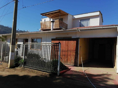 Casa Recientemente Remodelada, A 2 Cuadras De La Playa.