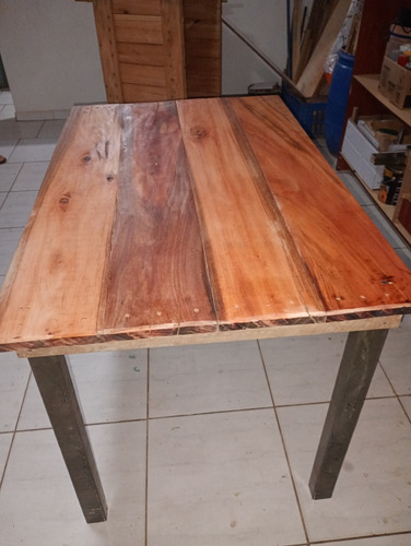 Mesa Rústica Em Eucalipto Vermelho