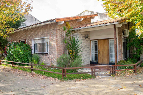 Imagen 2 de 12 de Casa En Venta 3 Ambientes Martinez
