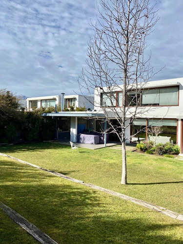 Casa En Condominio Cercana A Camino Las Hualtatas Y Colegios