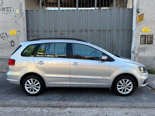 Imagen 6 de 25 de Volkswagen Suran Highline 1.6 16v Caja De Sexta 2015 / Nueva