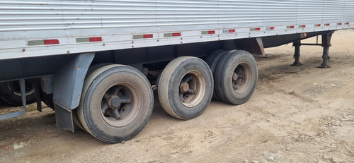 Carreta Bau Randon 2004 28 Pallets