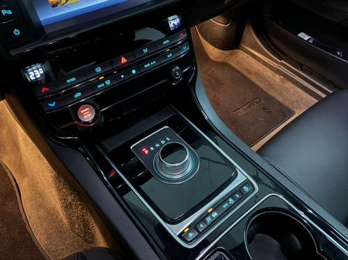 Imagem 19 de 24 de Jaguar Xe Pure