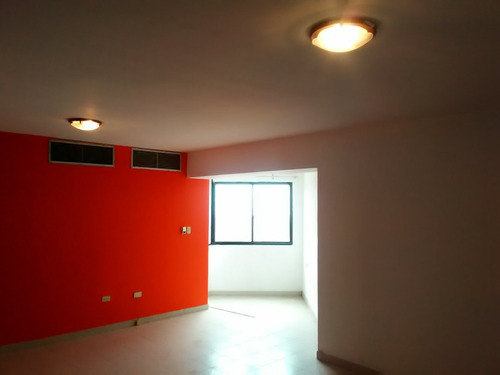 Imagen 1 de 10 de Vendo Apartamento Lecheria, Edif Porto Santo