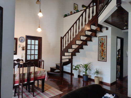 Casa Alto Padrão - 900 Metros De Terreno - Carambeí-pr
