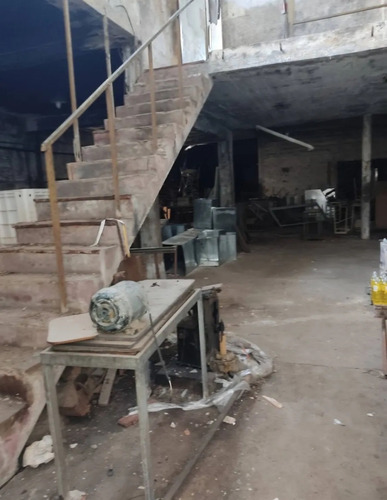 Imagen 4 de 6 de Ramos Mejia: Galpon 600m2, 1 Cdra De Av. De Mayoal 800