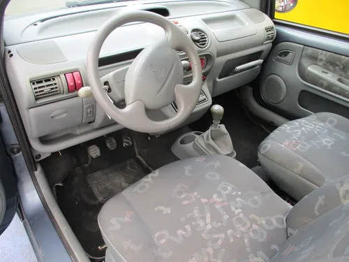 Renault Twingo DYNAMIQUE 1200CC MT AA