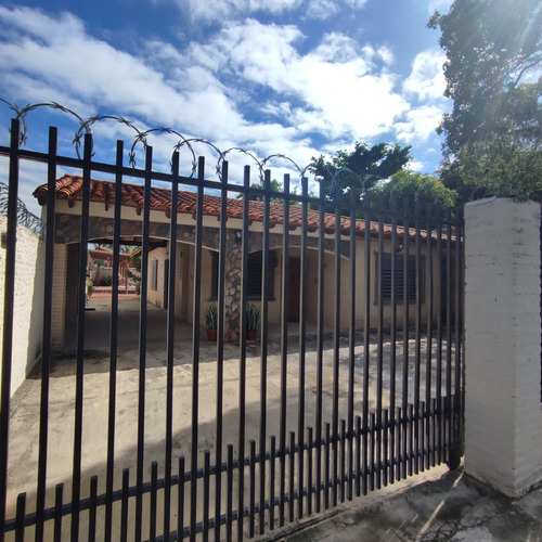 Imagen 17 de 17 de Casa Con Piscina Tipo Quinta En Mariano De 4 Dormitorios 3 Baños Terreno 441 M2 Construcción 220 M2