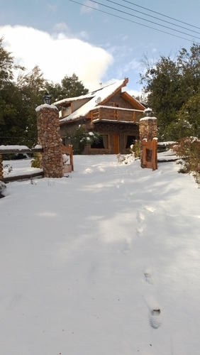 Alquiler De Chalet De Montaña En Villa Pehuenia!! (alquiler Temporario)