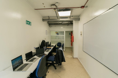 Oficina En Arriendo/venta En Centro Internacional. Cod A1002170