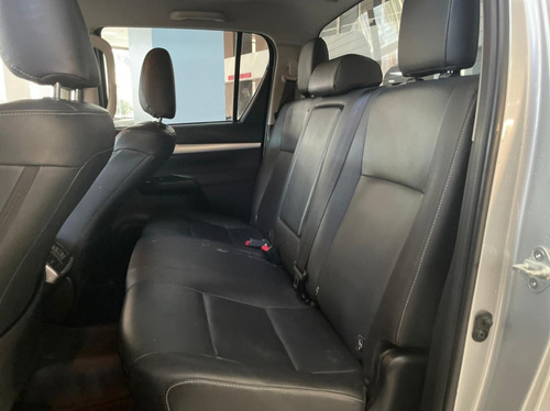 Toyota Hilux Srx 4x4 Manual Año 2017 Color Gris