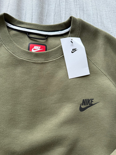 Buzo Nike Sportswear Tech Fleece Verde Oscuro